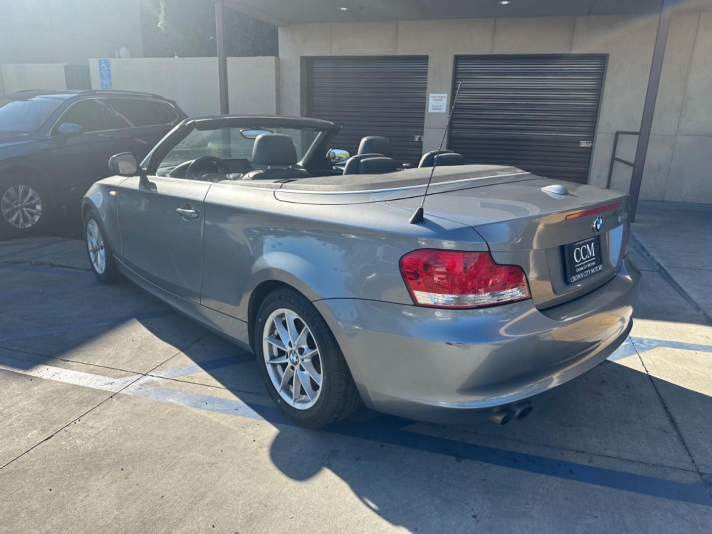 2011 Gray /Black BMW 1-Series 128i Convertible (WBAUN1C52BV) with an 3.0L L6 DOHC 24V engine, Automatic transmission, located at 30 S. Berkeley Avenue, Pasadena, CA, 91107, (626) 248-7567, 34.145447, -118.109398 - Low Miles!!! Elevate your driving experience with our 2011 BMW 1-Series 128i Convertible, now featured at our Buy Here Pay Here (BHPH) dealership in Pasadena, CA. Ideal for enthusiasts in Altadena CA, Glendale CA, Los Angeles CA, and throughout LA County, this stunning pre-owned convertible combine - Photo#9